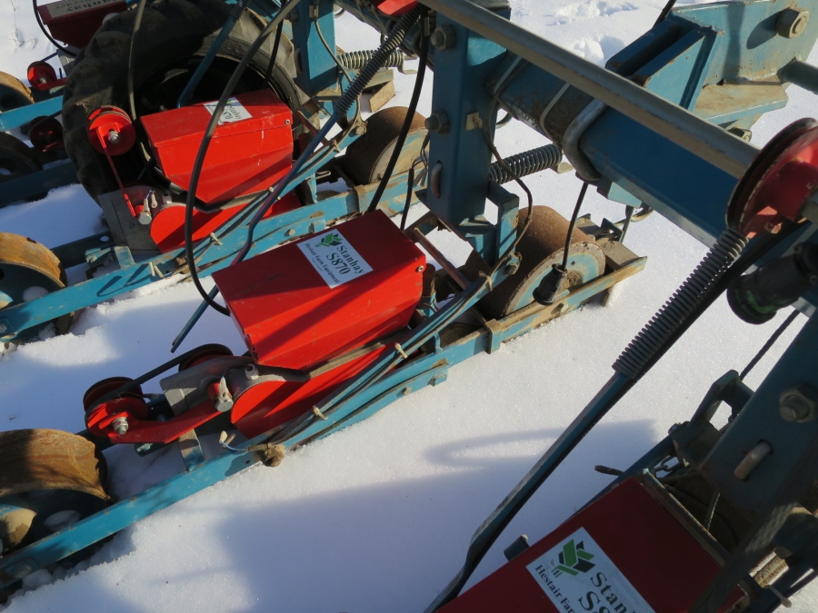 4021 Stanhay precision seeder 9 row S870