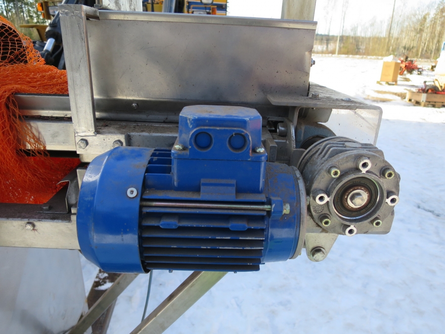 4022 Newtec HC30 nätpack