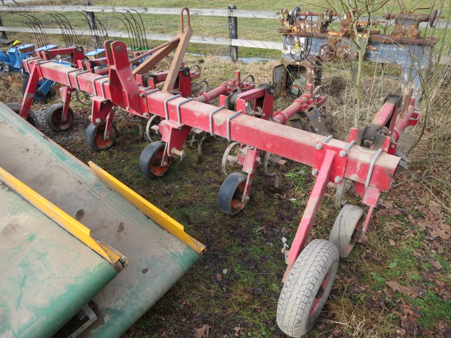 4027 Turbokup 4 row potato ridger / weed control