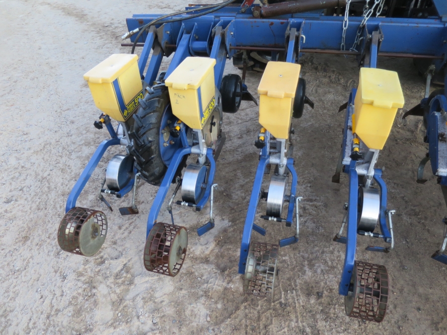 4029 Nibex 500 7 row precision seeder