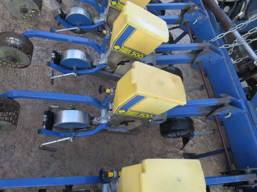 4029 Nibex 500 7 row precision seeder