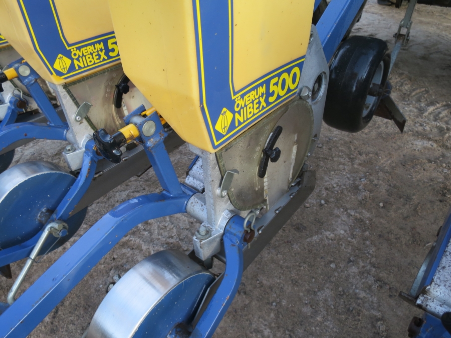 4029 Nibex 500 7 row precision seeder