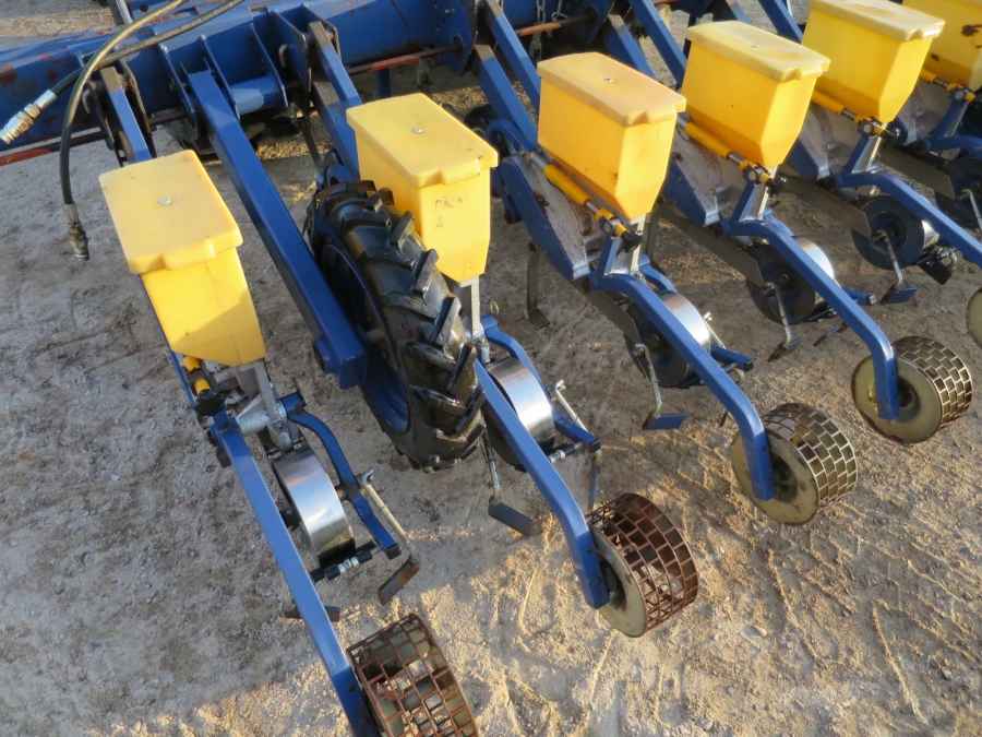 4029 Nibex 500 7 row precision seeder