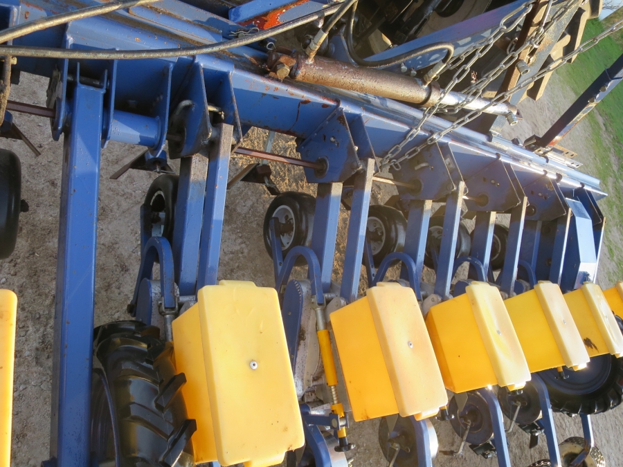 4029 Nibex 500 7 row precision seeder