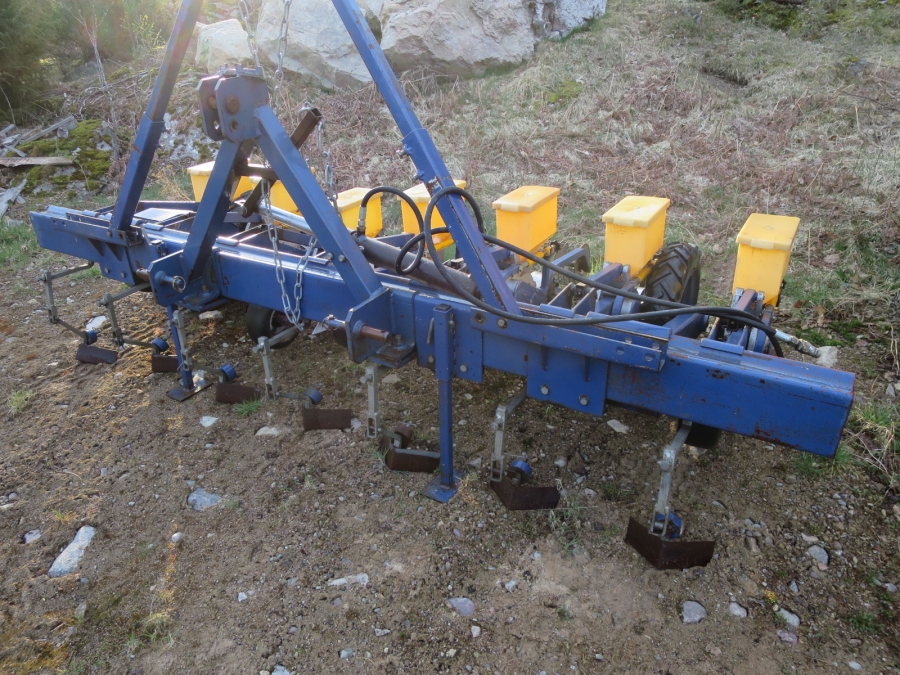 4029 Nibex 500 7 row precision seeder