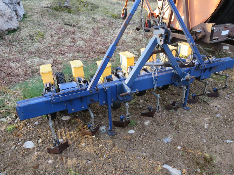 4029 Nibex 500 7 row precision seeder