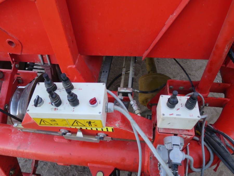 4036 Grimme SE75-20 potato harvester