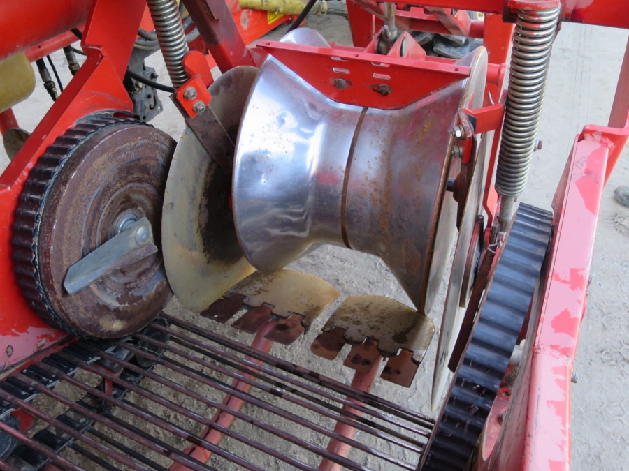 4036 Grimme SE75-20 potato harvester