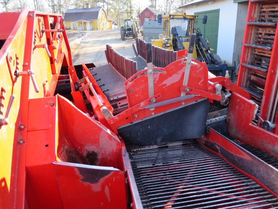 4036 Grimme SE75-20 potato harvester