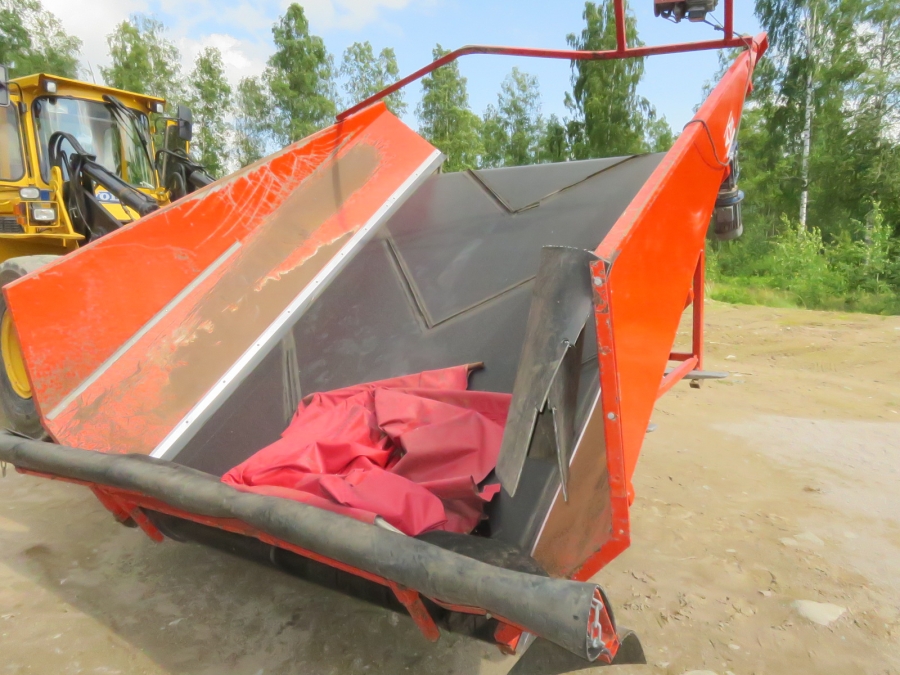 4037 EKKO receiving hopper / feeding bunker