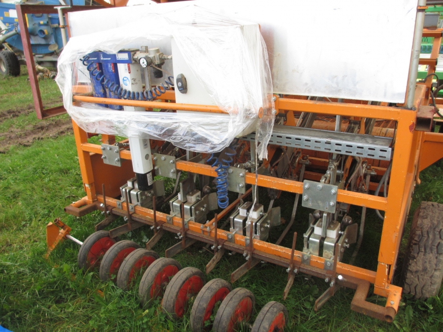4044 Regero R2106 TP planting machine