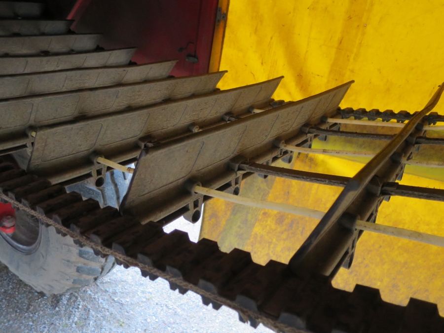 4046 Grimme SE75-40 potato harvester