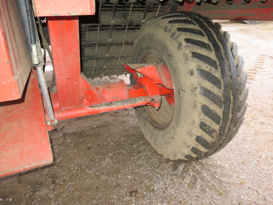 4046 Grimme SE75-40 potato harvester