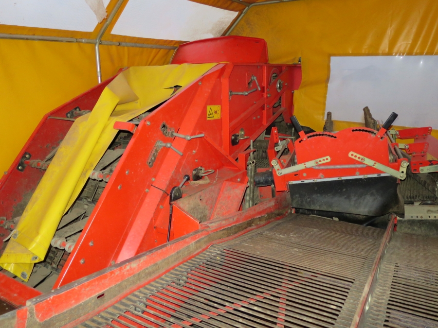 4046 Grimme SE75-40 potato harvester
