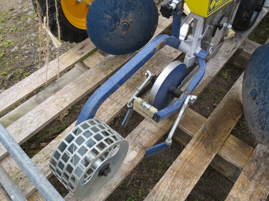 4049 Nibex 500 seeding machine with plastic layer