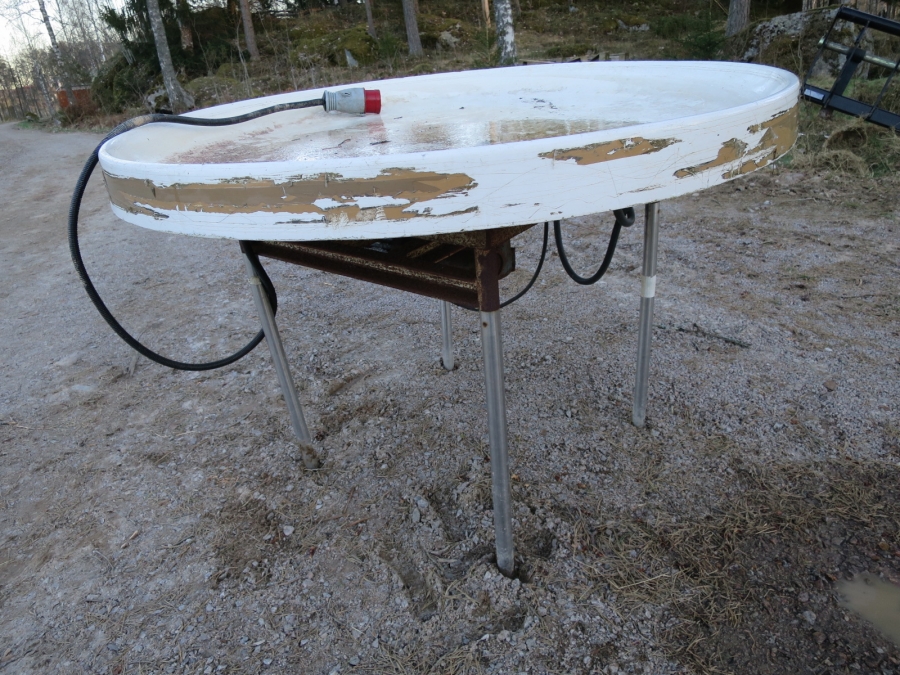 4056 Rotating bag table