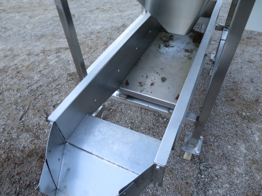4060 Vibratory feeder Aviteq mit Bunker