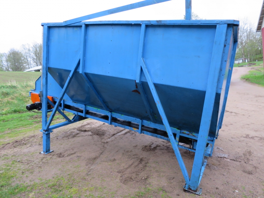4071 EMVE bunker with conveyor