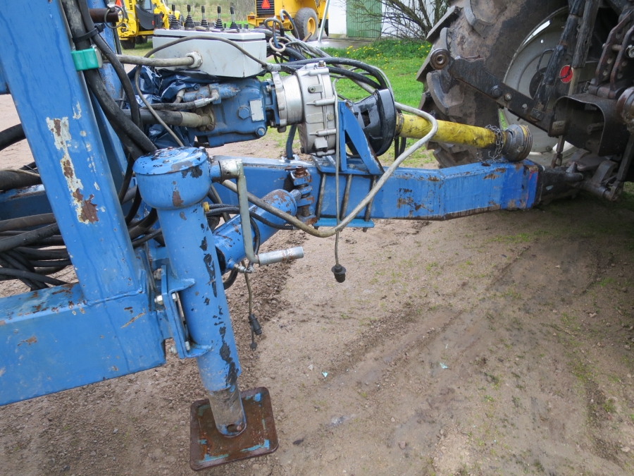 4073 Asa-Lift carrot harvester T-120B with bunker