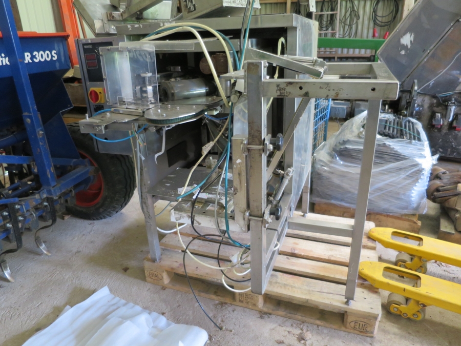 4090 Newtec VB40G E carrot packer