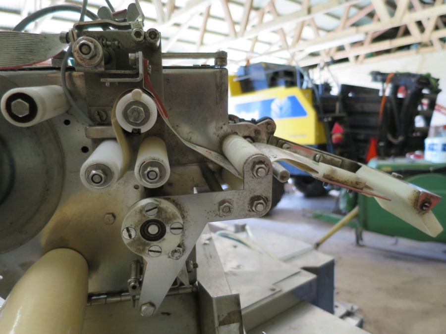 4090 Newtec VB40G E carrot packer