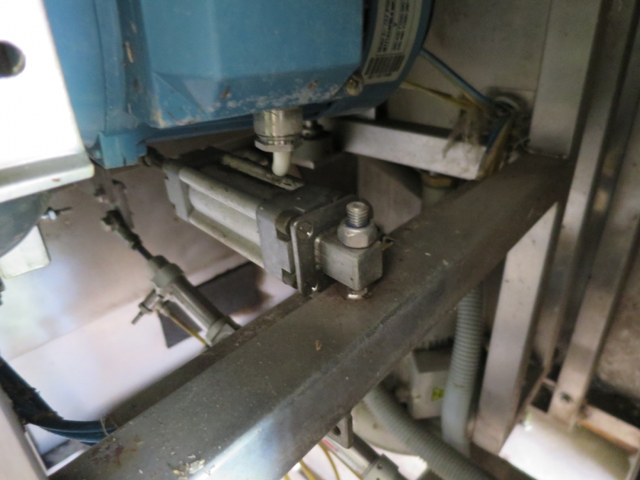 4090 Newtec VB40G E carrot packer