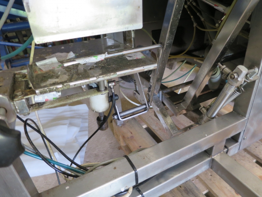 4090 Newtec VB40G E carrot packer