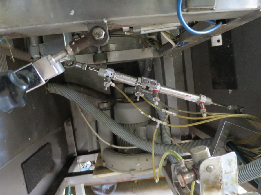 4090 Newtec VB40G E carrot packer